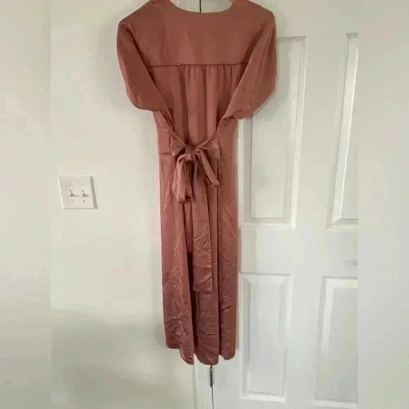 AnneKlein V neck satin midi dress in Rose - Picture 4 of 6